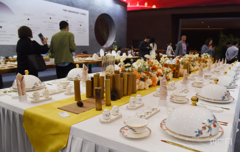 金年会金字招牌2023“中国白·德化瓷”高端餐具展洽会在福建德化举行(图2)